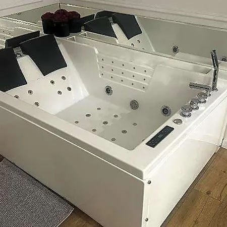 Shine Jacuzzi Starowislna